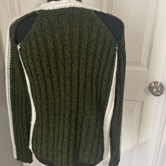 4th and reckless color block peekaboo shoulder top in small - Picture 6 of 9